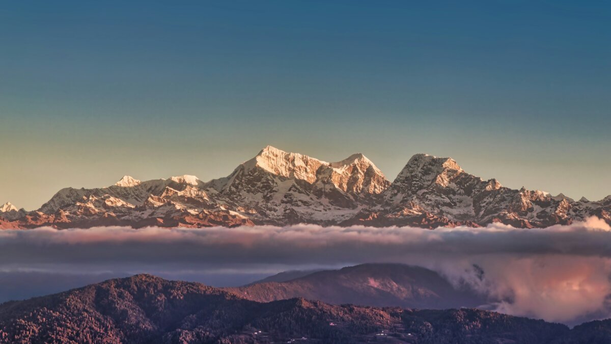 Manaslu circuit trek cost